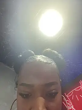 Thyana LS online show from November 4, 1:15 pm