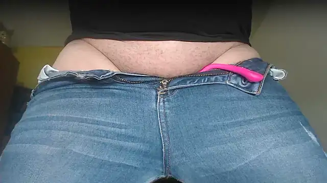 Snapshot of EmmyHorny_ chatting on March 8, 2:12 am EmmyHorny online show from March 8, 2:12 am