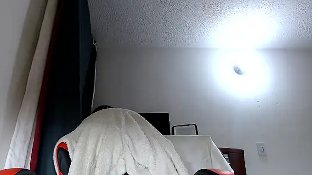 EmmyHorny  online show from April 27, 4:10 am