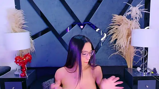 KylieWhite online show from September 26, 4:41 am