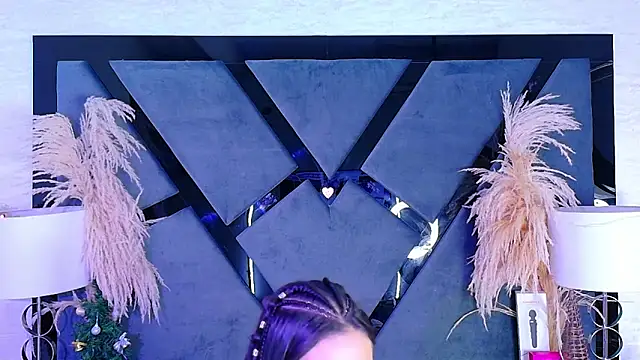 KylieWhite online show from December 15, 12:33 pm