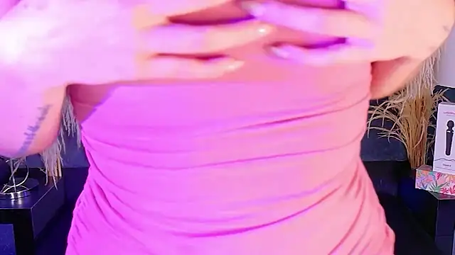 KylieWhite online show from November 6, 8:18 am