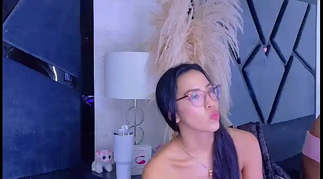 KylieWhite online show from March 15, 4:10 pm