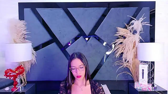 KylieWhite online show from September 30, 2:34 pm