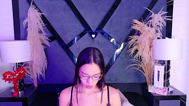 KylieWhite online show from September 19, 1:48 pm