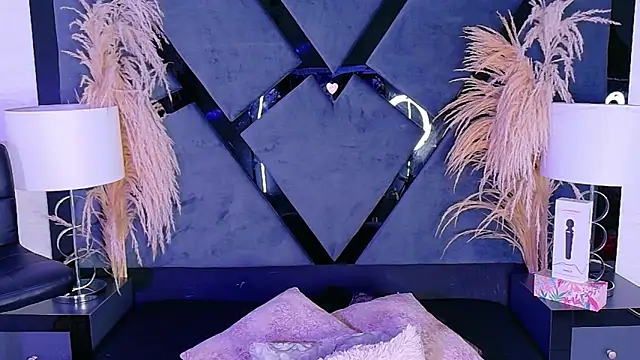 KylieWhite online show from November 5, 10:51 am