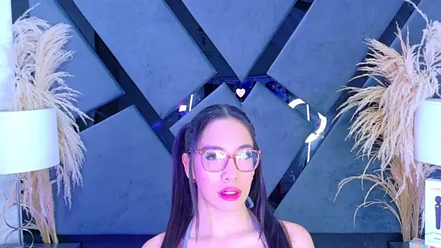 KylieWhite online show from October 13, 12:29 pm