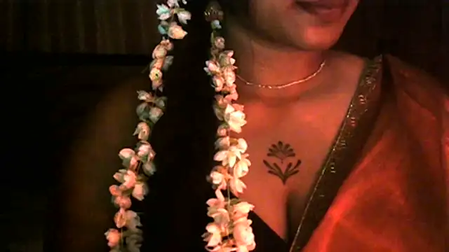 Snapshot of telugu99ramya chatting on May 27, 5:20 pm telugu99ramya online show from May 27, 5:20 pm