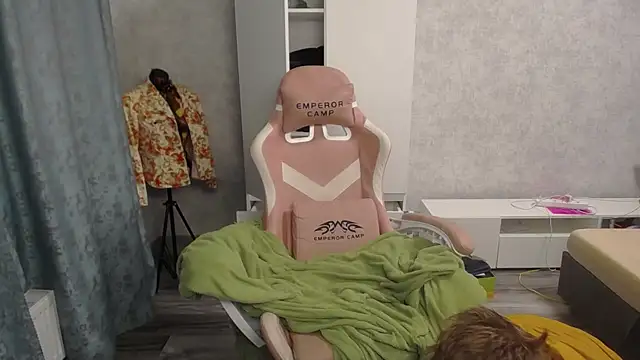 Snapshot of sweetserenity5 chatting on February 14, 8:37 pm sweetserenity5 online show from February 14, 8:37 pm