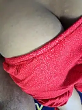 Snapshot of hotbaby_5 chatting on December 2, 1:06 am hotbaby 5 online show from December 2, 1:06 am