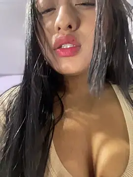 Snapshot of Estefanii- chatting on February 28, 7:37 am Estefanii- online show from February 28, 7:37 am