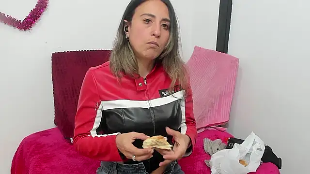 Giia39 online show from February 3, 1:05 pm