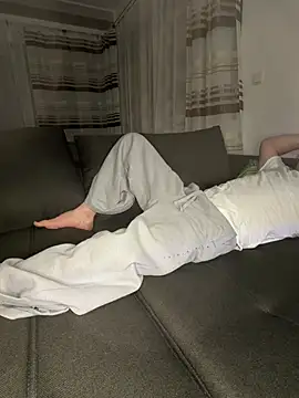 w12er online show from March 20, 6:53 pm