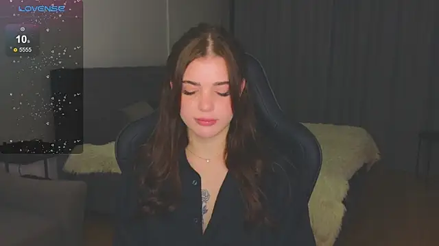 Snapshot of adrianawow1 chatting on November 6, 2:48 am adrianawow1 online show from November 6, 2:48 am