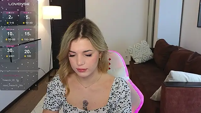 adrianawow1 online show from March 14, 9:21 pm