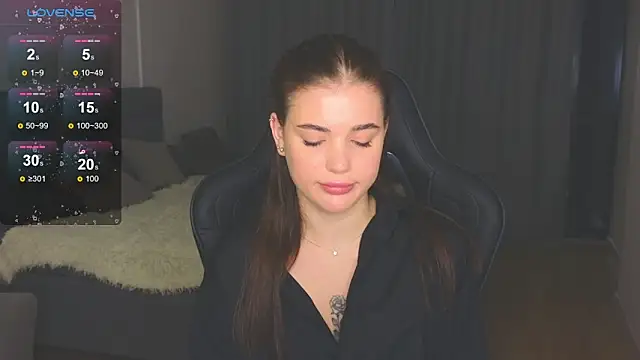 Snapshot of adrianawow1 chatting on October 31, 1:35 am adrianawow1 online show from October 31, 1:35 am