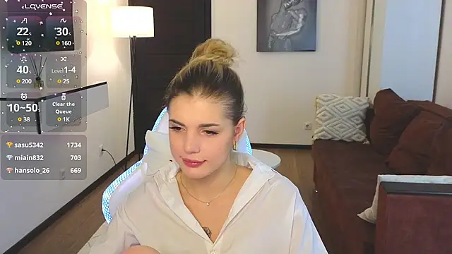 adrianawow1 online show from March 19, 3:30 am