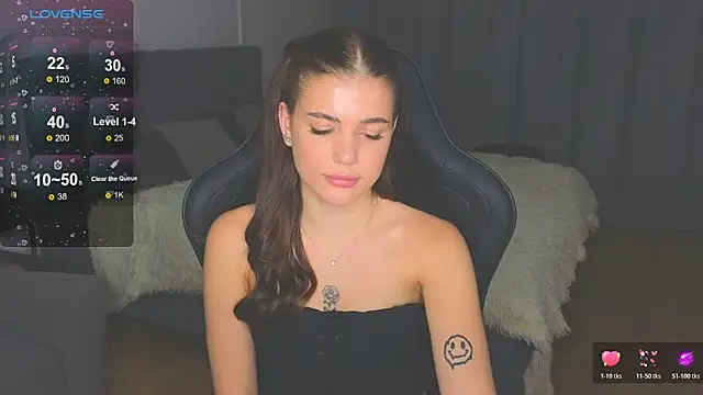 Snapshot of adrianawow1 chatting on October 20, 8:53 pm adrianawow1 online show from October 20, 8:53 pm