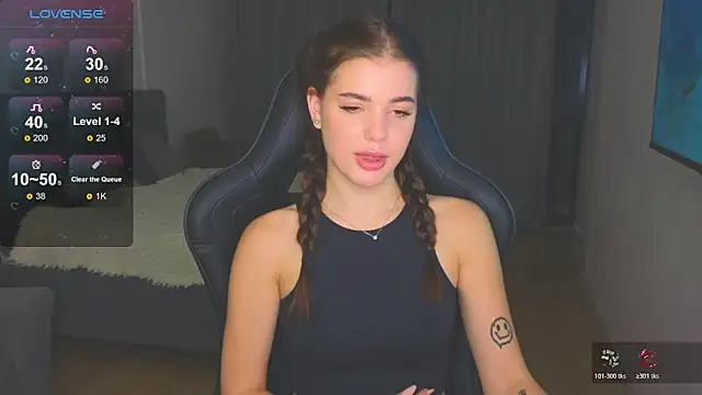 Snapshot of adrianawow1 chatting on November 3, 2:28 am adrianawow1 online show from November 3, 2:28 am