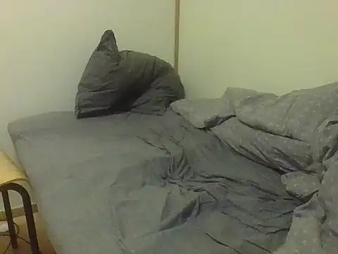 sympatyczny223 online show from February 1, 8:34 am