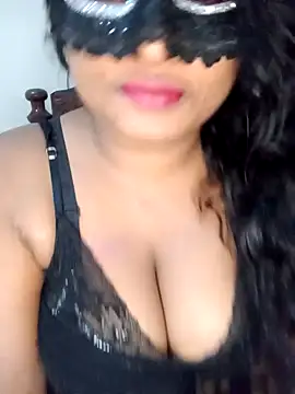 Snapshot of Dlakshila1 chatting on December 11, 3:45 am Dlakshila1 online show from December 11, 3:45 am