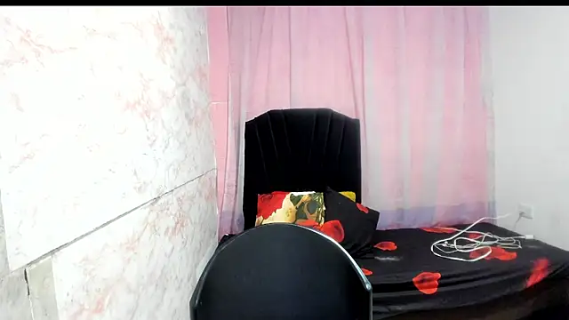 Snapshot of Brunette_sasha chatting on June 8, 11:55 am Brunette sasha online show from June 8, 11:55 am