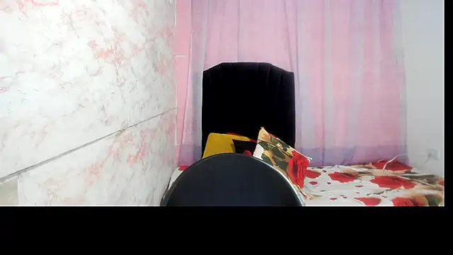 Snapshot of Brunette_sasha chatting on May 31, 12:44 pm Brunette sasha online show from May 31, 12:44 pm
