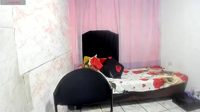 Snapshot of Brunette_sasha chatting on June 5, 1:28 pm Brunette sasha online show from June 5, 1:28 pm