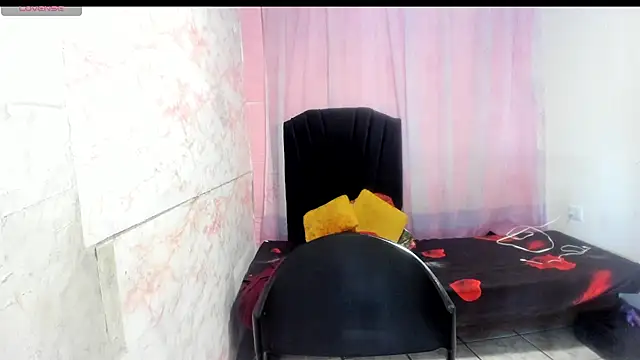 Snapshot of Brunette_sasha chatting on June 21, 12:33 pm Brunette sasha online show from June 21, 12:33 pm
