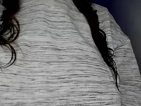 Snapshot of silviamilk chatting on February 20, 12:07 pm silviamilk online show from February 20, 12:07 pm