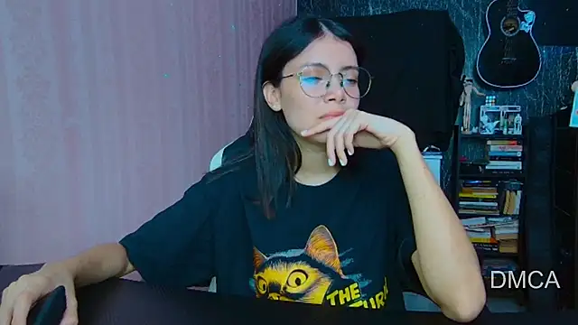 Snapshot of Drea_Foox chatting on September 25, 3:01 am Drea Foox online show from September 25, 3:01 am