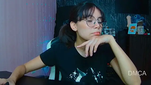 Snapshot of Drea_Foox chatting on October 16, 2:20 am Drea Foox online show from October 16, 2:20 am
