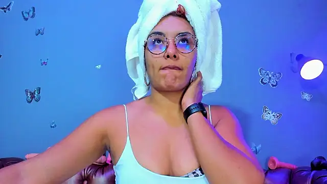 Kaira mosse online show from March 14, 12:22 pm