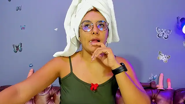 Kaira mosse online show from March 7, 11:59 am