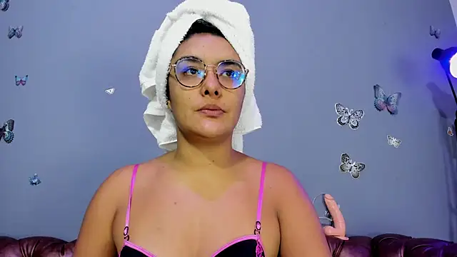 Kaira mosse online show from November 22, 10:47 am