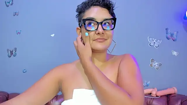 Kaira mosse online show from January 7, 11:37 am