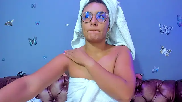 Snapshot of Kaira_mosse chatting on June 14, 11:44 am Kaira mosse online show from June 14, 11:44 am