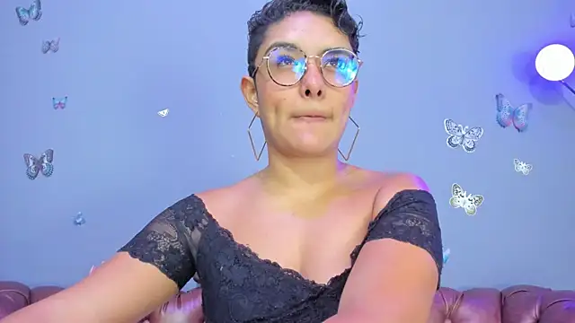 Kaira mosse online show from January 10, 12:00 pm