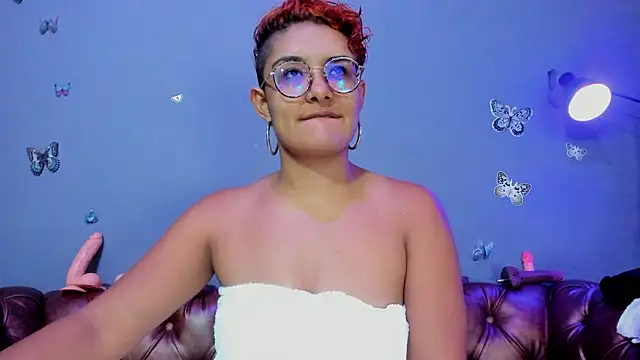 Kaira mosse online show from March 11, 12:10 pm