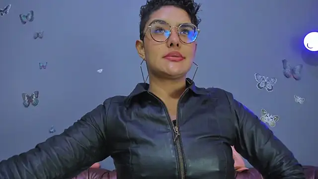 Kaira mosse online show from January 9, 11:39 am