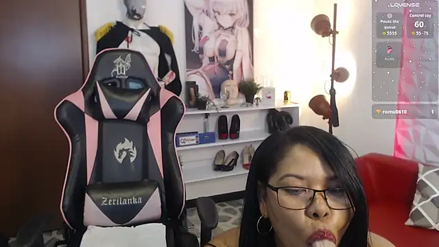 Snapshot of Keilathompson chatting on September 21, 11:15 am Keilathompson online show from September 21, 11:15 am