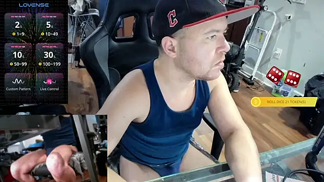 Snapshot of aaron_s_x chatting on January 11, 9:44 pm aaron s x online show from January 11, 9:44 pm