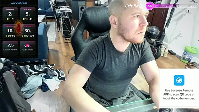 Snapshot of aaron_s_x chatting on December 21, 5:53 am aaron s x online show from December 21, 5:53 am