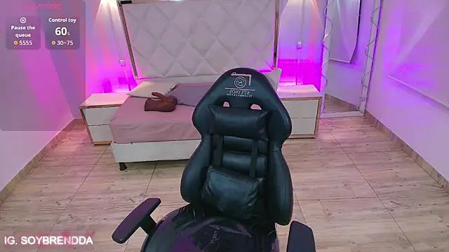 Brendda tay online show from November 10, 3:22 am