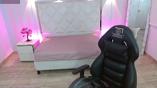 Brendda tay online show from March 20, 3:18 am