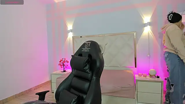 Brendda tay online show from April 12, 3:10 am