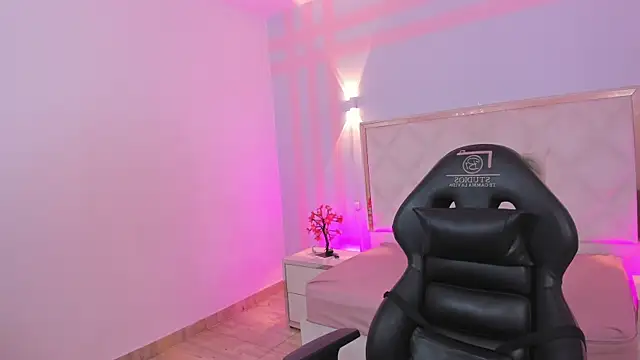 Brendda tay online show from April 9, 3:19 am