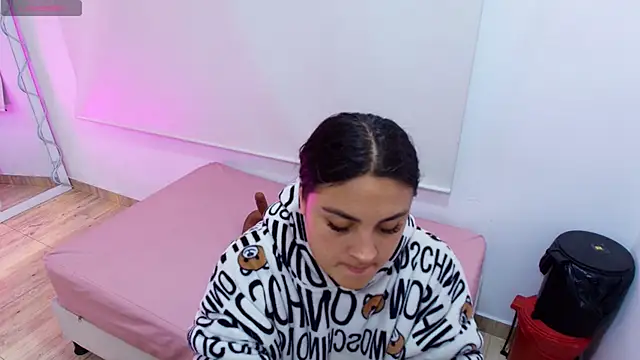 Brendda tay online show from November 15, 3:10 am