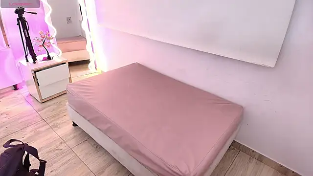 Brendda tay online show from December 23, 3:17 am