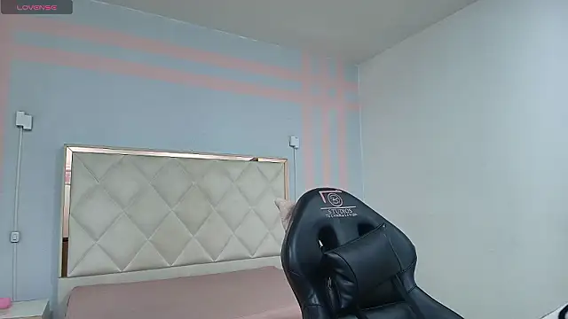 Brendda tay online show from February 18, 3:26 am